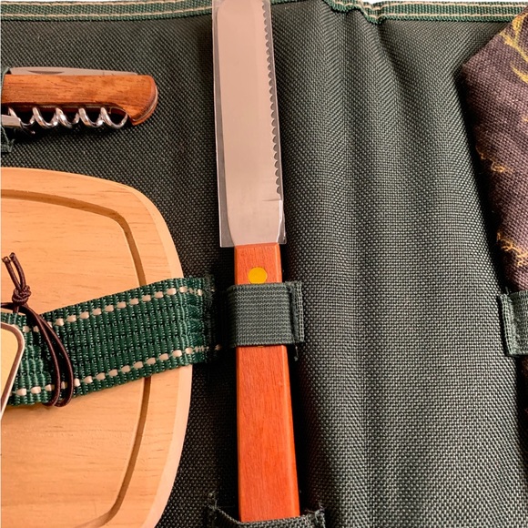 Picnic At Ascot Mini Wine & Cheese Service Set With Fold Over Carrying Case - Picture 6 of 8